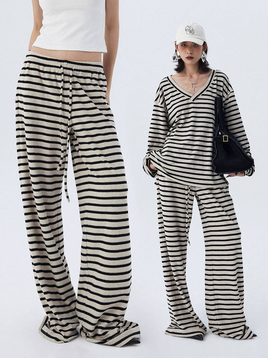 Loose Pants and V-Neck T-Shirt Women's Casual Set