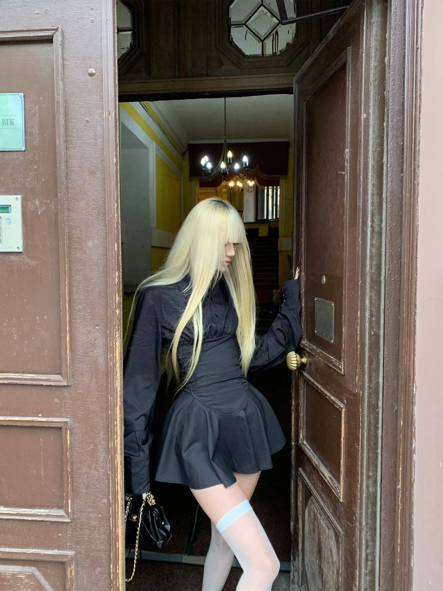 Women's Cinched Waist A-Line Long-Sleeved Dress